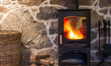 10 συμβουλές για σωστή χρήση της ξυλόσομπας